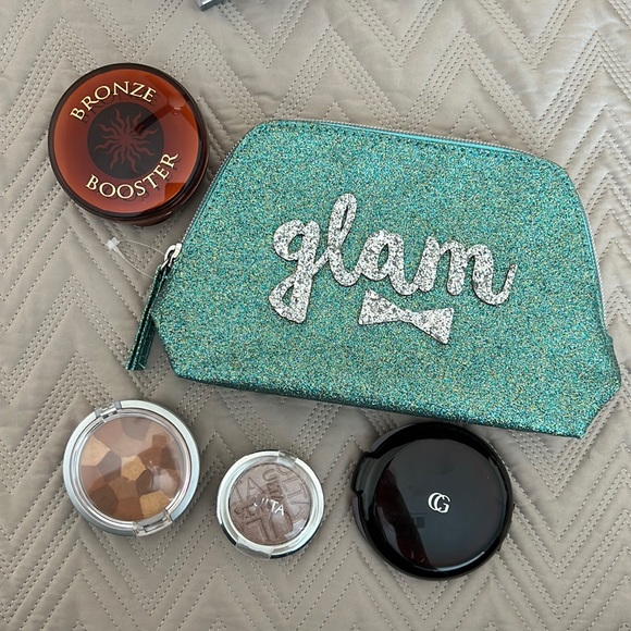 Assorted makeup items!! Eyeshadow, Powder, Bronzer, etc! - Picture 1 of 16